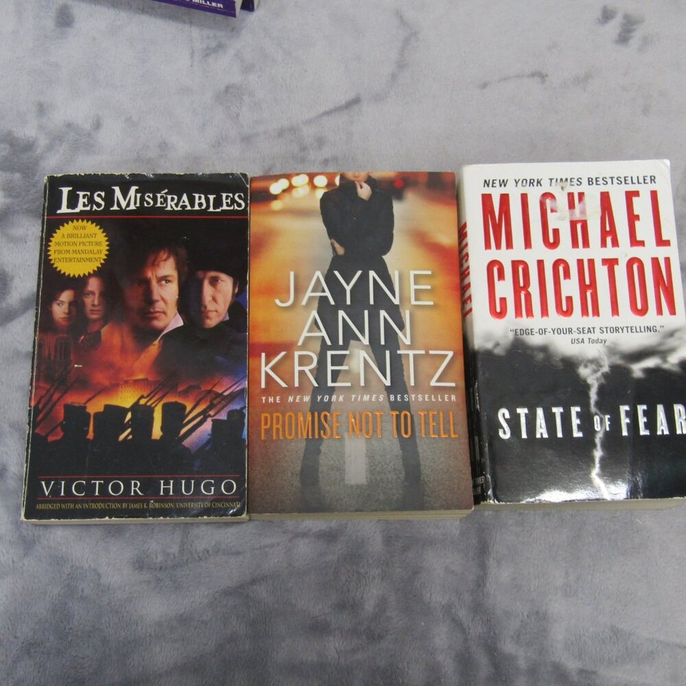 Novel Fiction Book lot of 3 Small book  Good condition